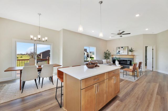 141 E Poplar Cir, Goddard, KS 67052