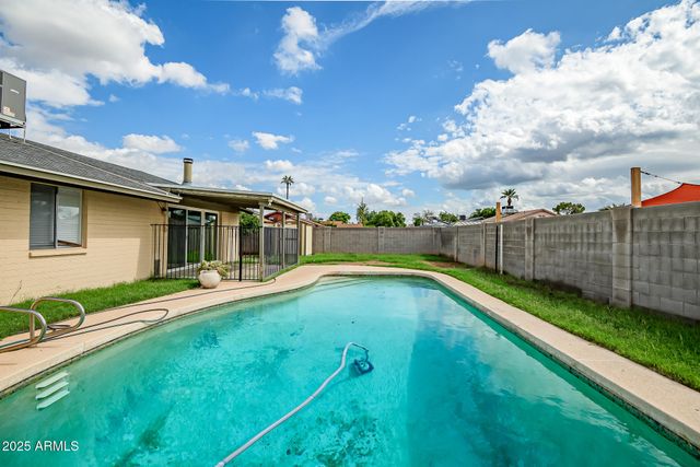 5601 W CAROL Avenue, Glendale, AZ 85302