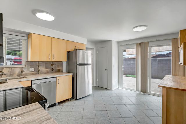 5601 W CAROL Avenue, Glendale, AZ 85302