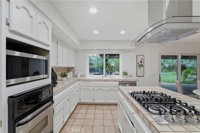 5620 Middle Crest, Agoura Hills, CA 91301