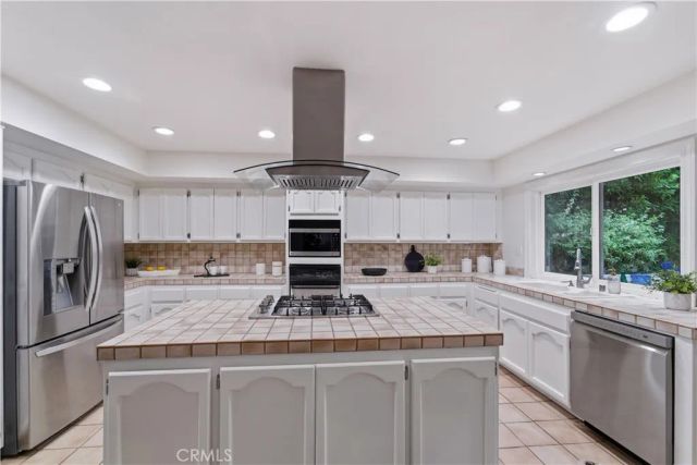 5620 Middle Crest, Agoura Hills, CA 91301