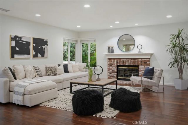 5620 Middle Crest, Agoura Hills, CA 91301