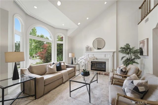 5620 Middle Crest, Agoura Hills, CA 91301