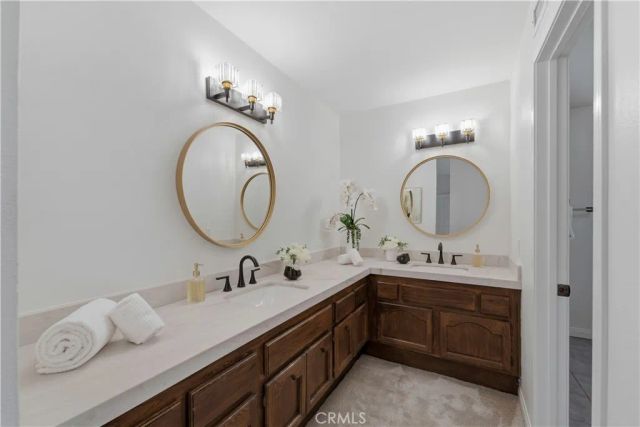 5620 Middle Crest, Agoura Hills, CA 91301