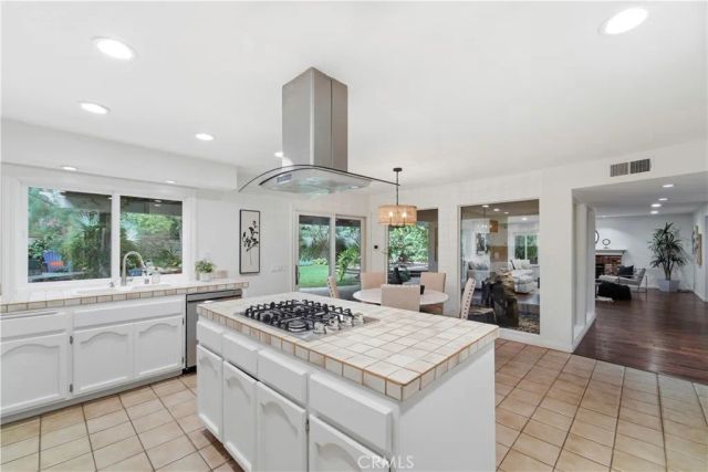 5620 Middle Crest, Agoura Hills, CA 91301