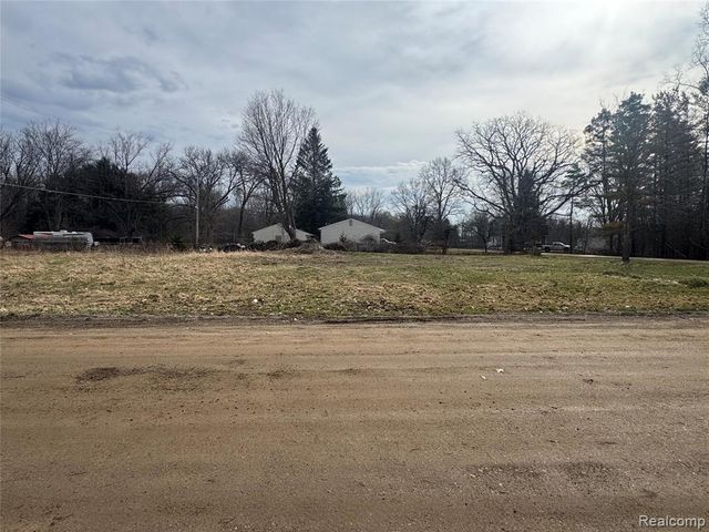 4235 Quick Road, Holly, MI 48442