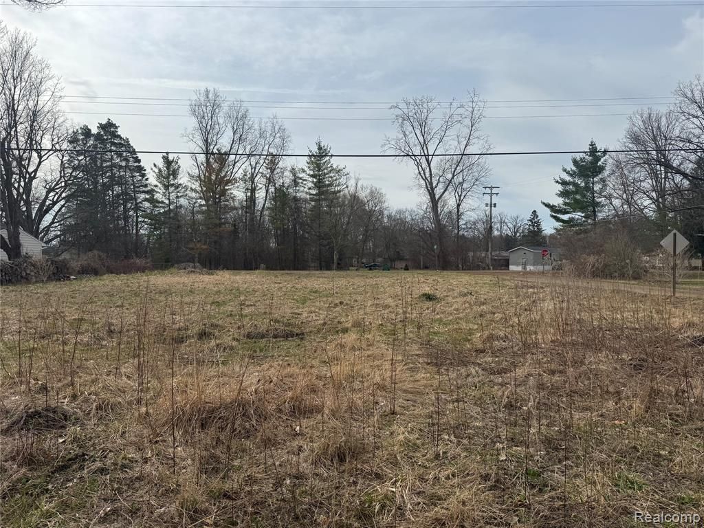 4235 Quick Road, Holly, MI 48442