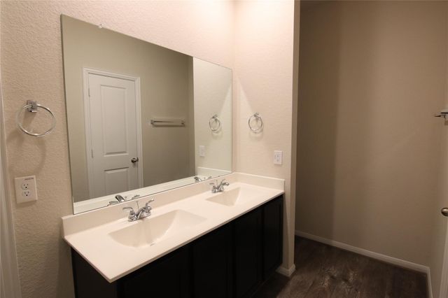 24010 Farmstead Drive, Hockley, TX 77447