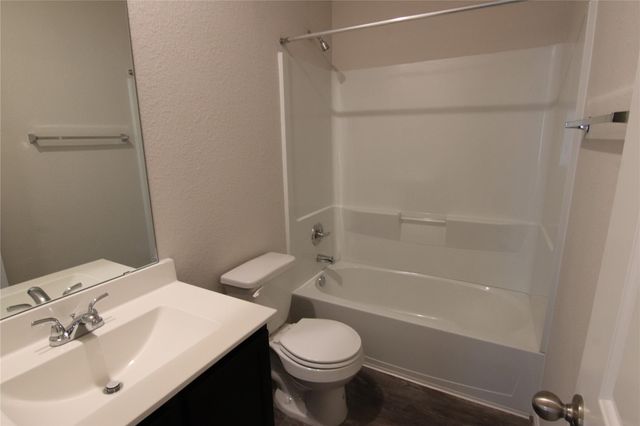 24010 Farmstead Drive, Hockley, TX 77447