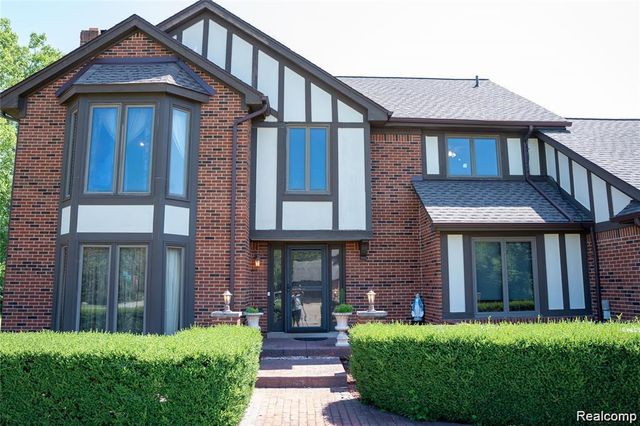 6651 Arlington Drive, West Bloomfield Charter Township, MI 48322