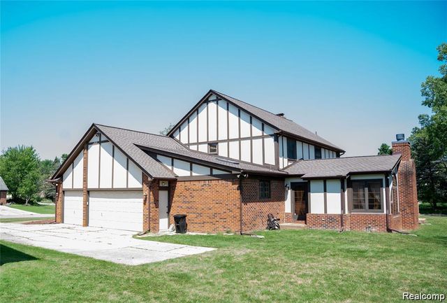 6651 Arlington Drive, West Bloomfield Charter Township, MI 48322