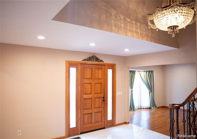 6651 Arlington Drive, West Bloomfield Charter Township, MI 48322