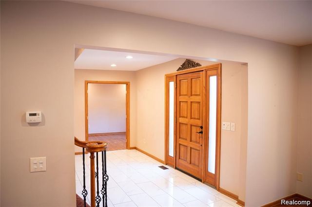 6651 Arlington Drive, West Bloomfield Charter Township, MI 48322