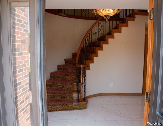 6651 Arlington Drive, West Bloomfield Charter Township, MI 48322