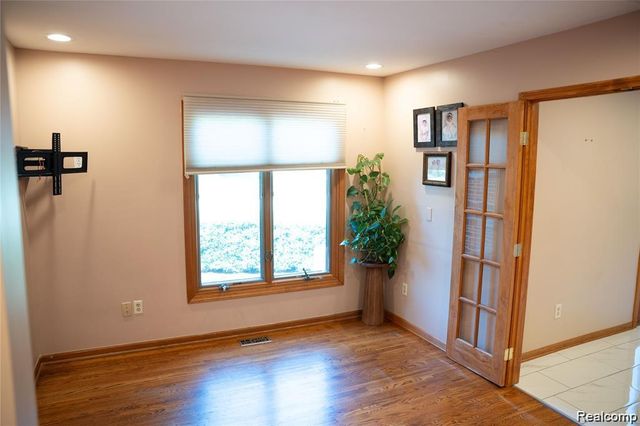 6651 Arlington Drive, West Bloomfield Charter Township, MI 48322
