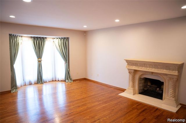 6651 Arlington Drive, West Bloomfield Charter Township, MI 48322