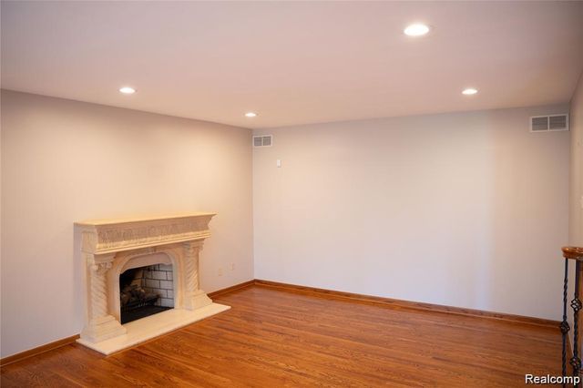 6651 Arlington Drive, West Bloomfield Charter Township, MI 48322