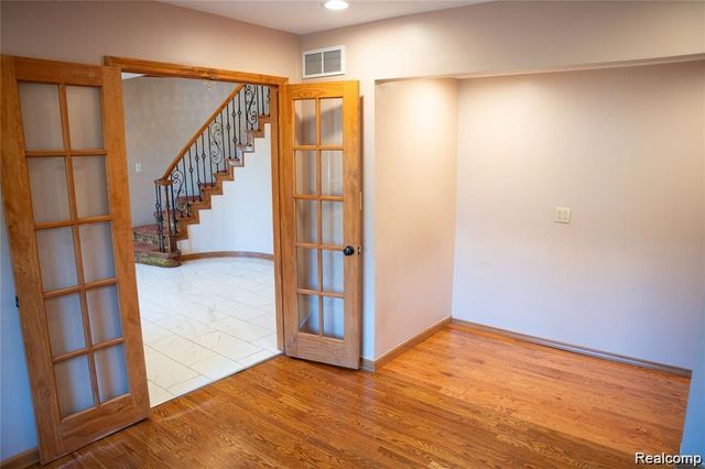 6651 Arlington Drive, West Bloomfield Charter Township, MI 48322