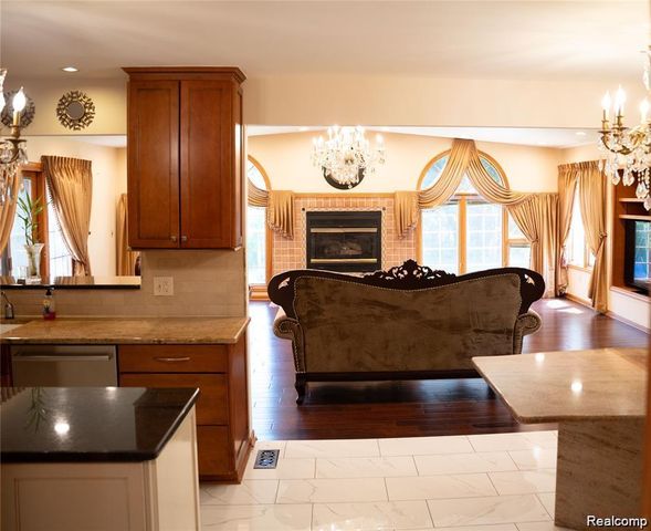 6651 Arlington Drive, West Bloomfield Charter Township, MI 48322