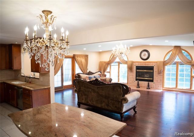 6651 Arlington Drive, West Bloomfield Charter Township, MI 48322