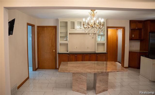 6651 Arlington Drive, West Bloomfield Charter Township, MI 48322