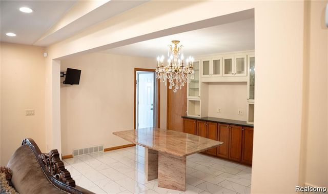 6651 Arlington Drive, West Bloomfield Charter Township, MI 48322