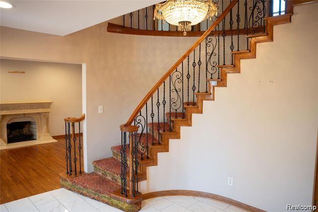 6651 Arlington Drive, West Bloomfield Charter Township, MI 48322