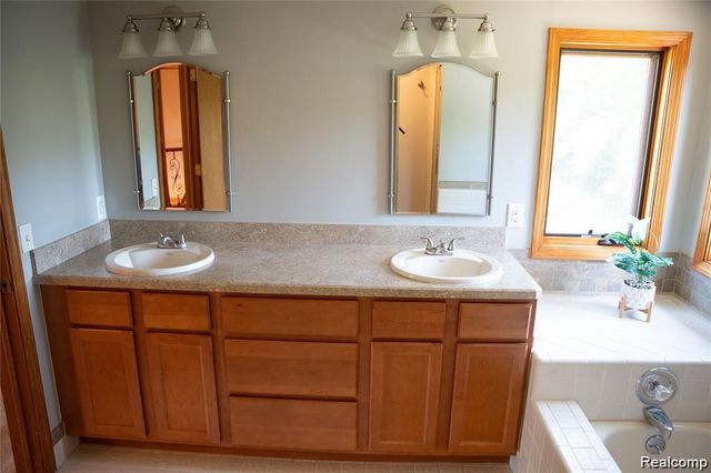 6651 Arlington Drive, West Bloomfield Charter Township, MI 48322