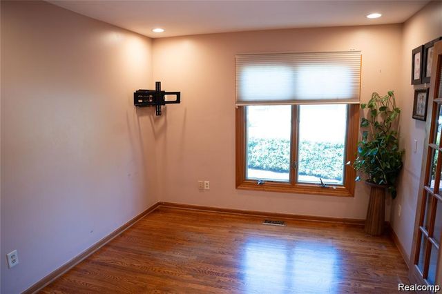 6651 Arlington Drive, West Bloomfield Charter Township, MI 48322