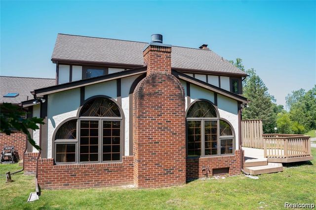 6651 Arlington Drive, West Bloomfield Charter Township, MI 48322