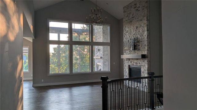 1205 Hampton Drive, Raymore, MO 64083