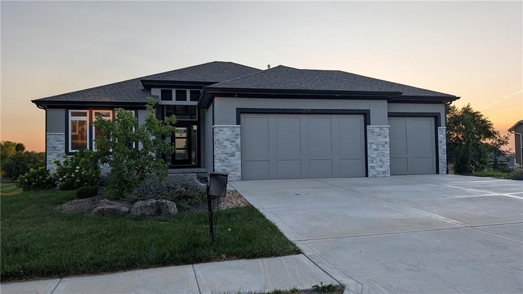 1205 Hampton Drive, Raymore, MO 64083