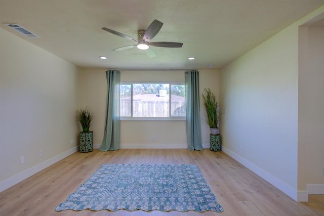 1673 Sacramento Dr, Merced, CA 95348