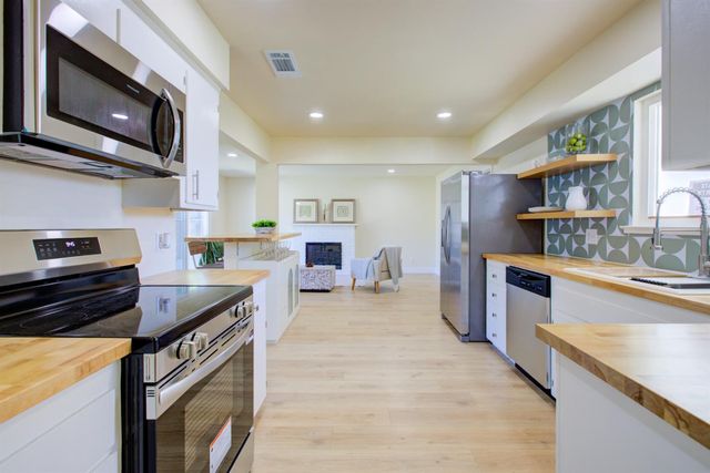 1673 Sacramento Dr, Merced, CA 95348
