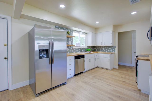 1673 Sacramento Dr, Merced, CA 95348
