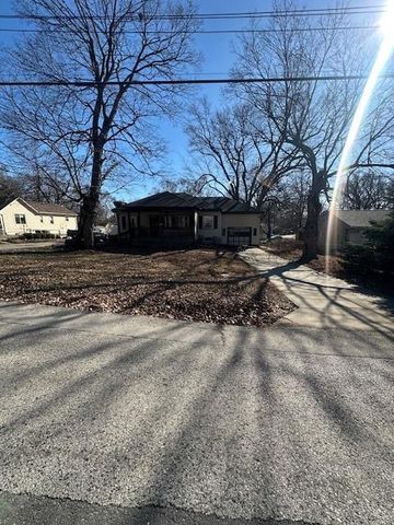 4701 NE 45th Terrace, Kansas City, MO 64117