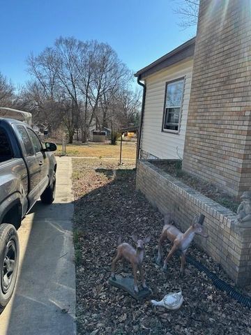 4701 NE 45th Terrace, Kansas City, MO 64117