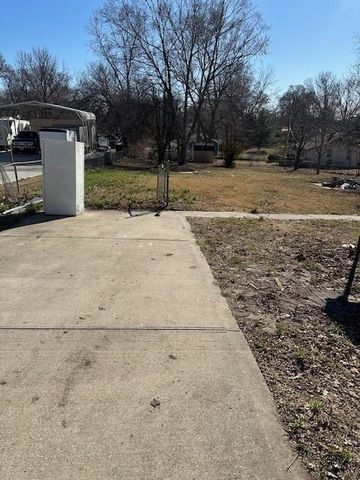 4701 NE 45th Terrace, Kansas City, MO 64117