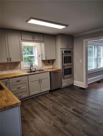 391 Locklear Cir, Dallas, GA 30157