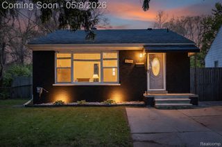 8796 Saratoga Street, Oak Park, MI 48237