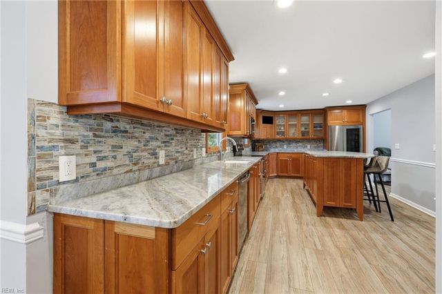 5369 Bagpipers LN, Virginia Beach, VA 23464