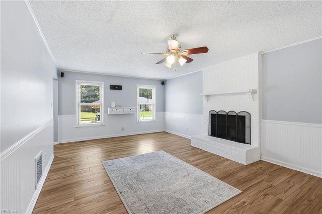 5369 Bagpipers LN, Virginia Beach, VA 23464