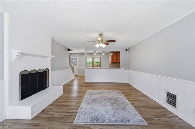 5369 Bagpipers LN, Virginia Beach, VA 23464