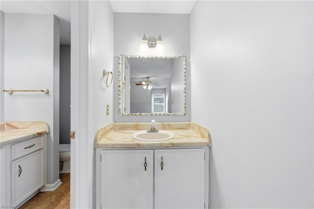 5369 Bagpipers LN, Virginia Beach, VA 23464