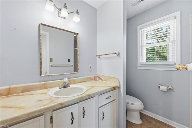 5369 Bagpipers LN, Virginia Beach, VA 23464