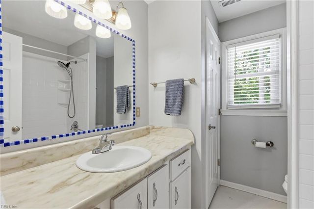 5369 Bagpipers LN, Virginia Beach, VA 23464