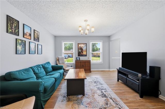 5369 Bagpipers LN, Virginia Beach, VA 23464