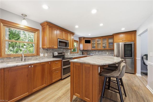 5369 Bagpipers LN, Virginia Beach, VA 23464