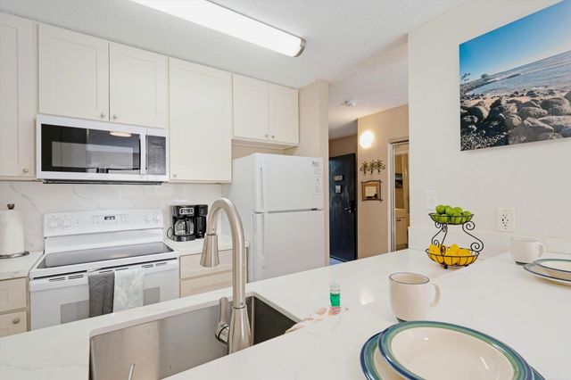 1299 Uluniu Rd Apt G104 104, Kihei, HI 96753