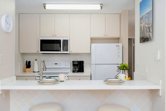 1299 Uluniu Rd Apt G104 104, Kihei, HI 96753